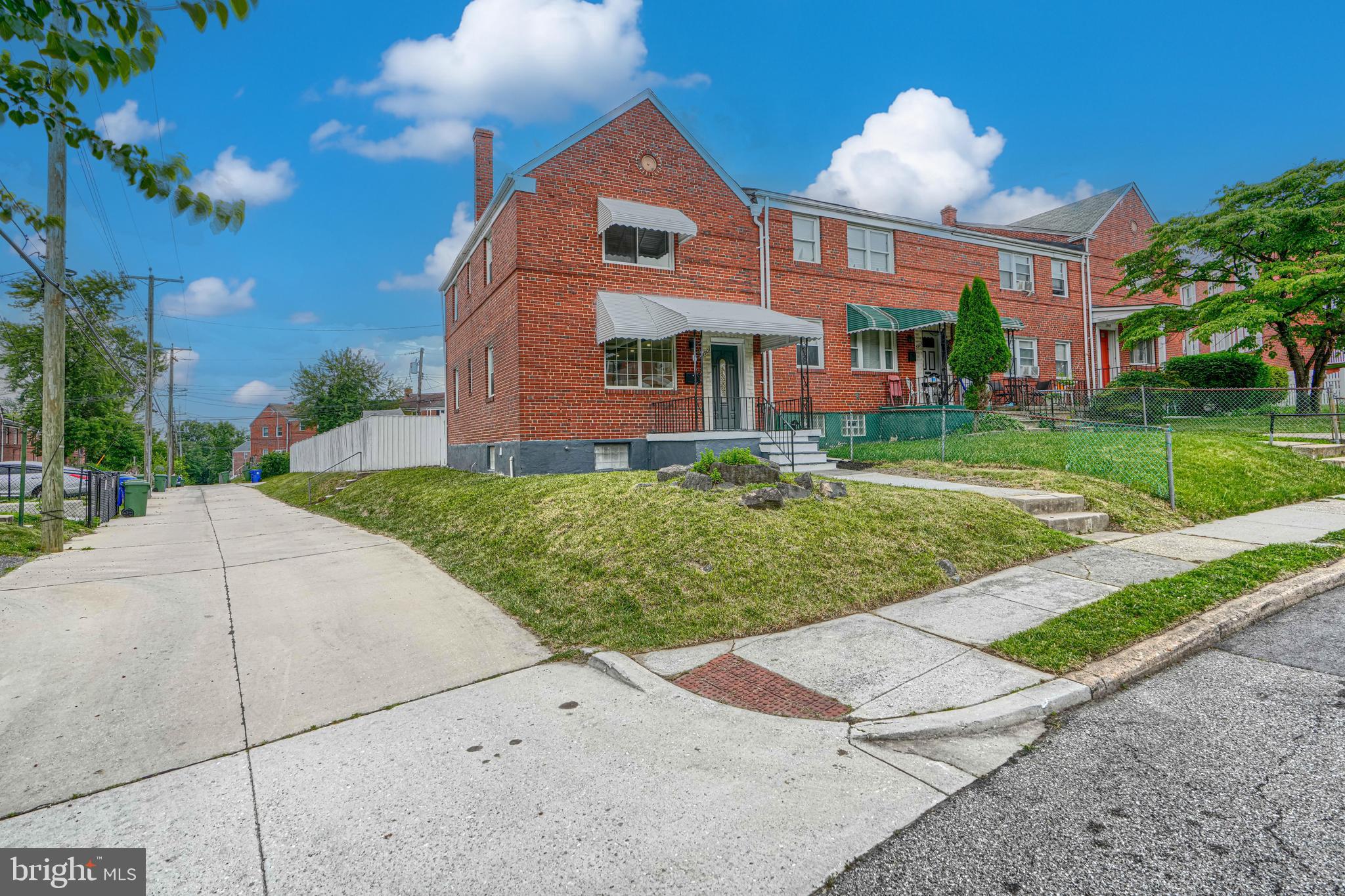 3901 Mountwood Road Baltimore, MD 21229 - Photo 2 of 40