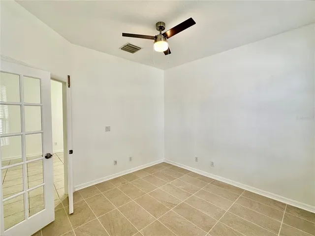 $2,600 | 5223 58th Terrace East, Bradenton, FL 34203