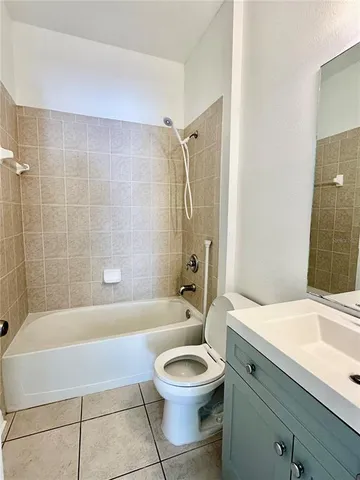 $2,600 | 5223 58th Terrace East, Bradenton, FL 34203