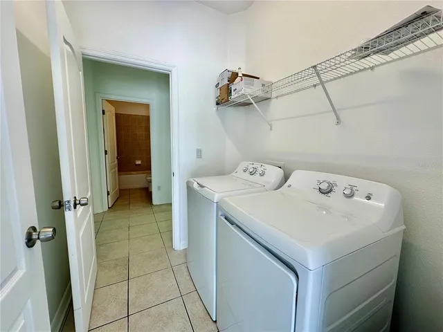 $2,600 | 5223 58th Terrace East, Bradenton, FL 34203