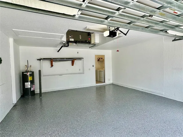 $2,600 | 5223 58th Terrace East, Bradenton, FL 34203