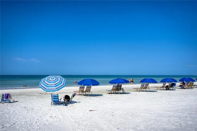 $2,600 | 5223 58th Terrace East, Bradenton, FL 34203