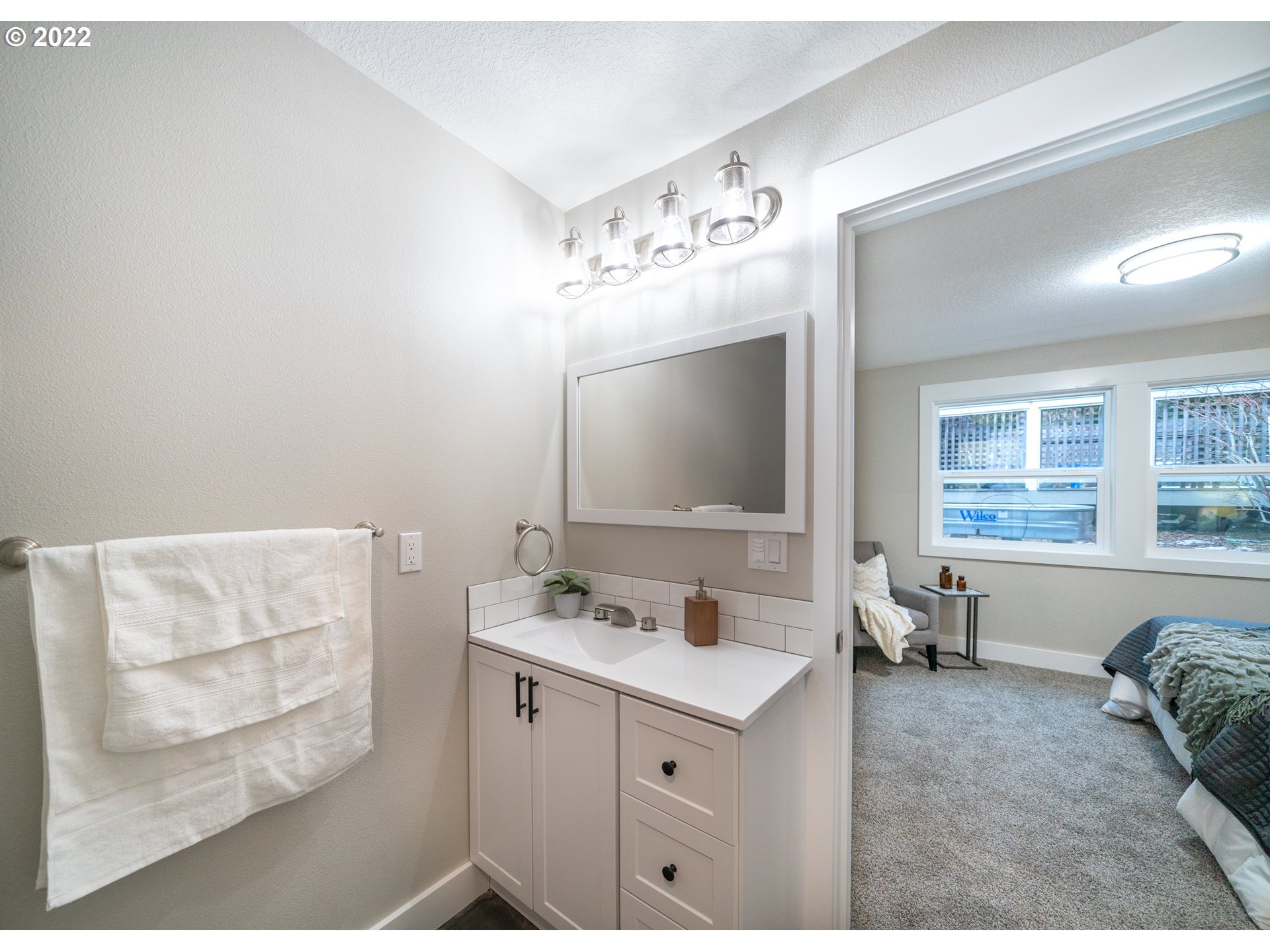 4332 Southwest Marigold Street Portland, OR 97219 - Photo 14 of 17 Gallery Image 14