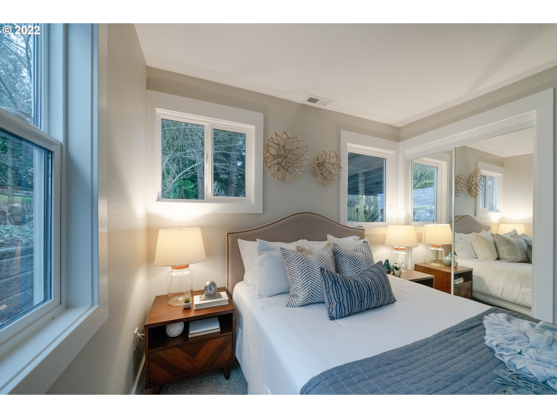 4332 Southwest Marigold Street Portland, OR 97219 - Photo 15 of 17 Gallery Image 15