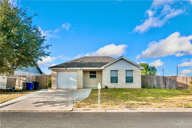 $1,200 | 1804 Grayson Avenue, McAllen, TX 78504