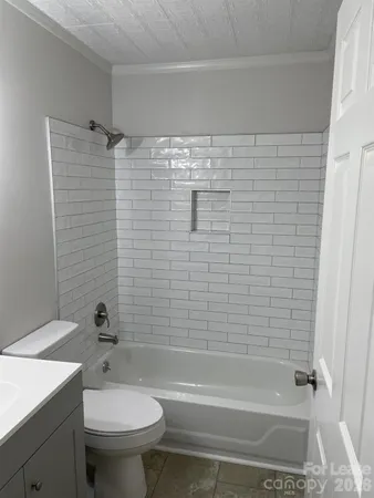 $1,995 | 19831 Henderson Road, Unit E, Cornelius, NC 28031