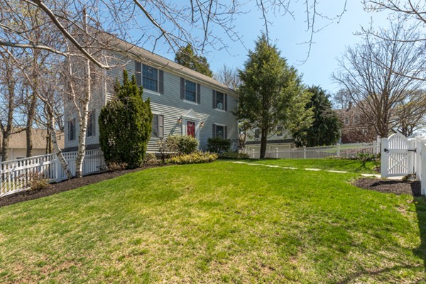 8 Baker Avenue Lexington, MA 02421 - Photo 3 of 30