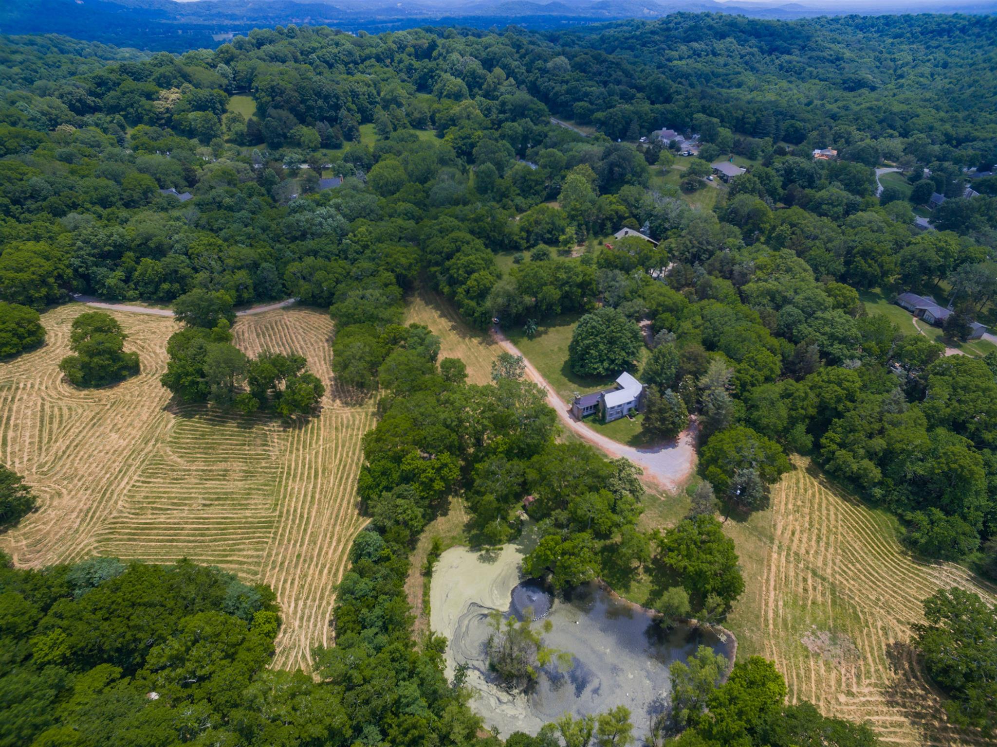 698 Sneed Road West Nashville, TN 37221 - Photo 8 of 17 Gallery Image 8