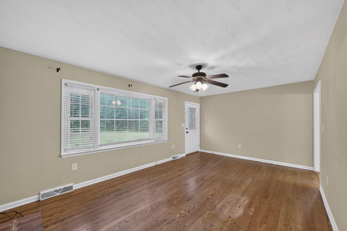 1069 Pecks Road Bedford, VA 24523 - Photo 14 of 47 Living Room