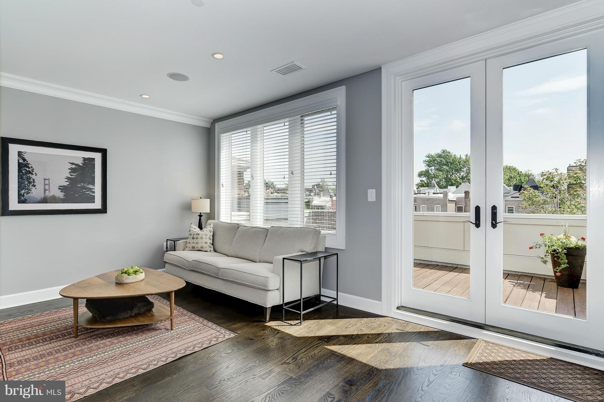 327 9th Street Northeast Washington, DC 20002 - Photo 16 of 30 Family Room