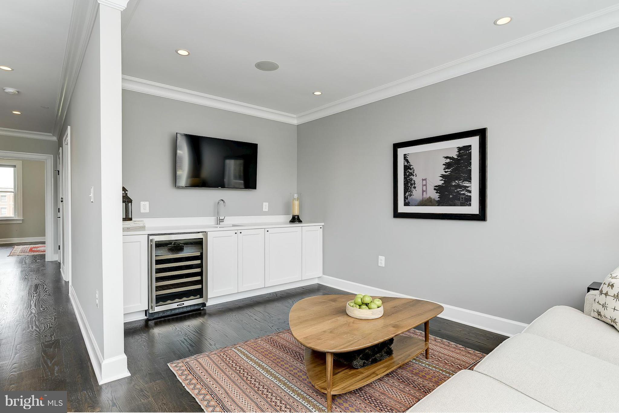 327 9th Street Northeast Washington, DC 20002 - Photo 17 of 30 Family Room