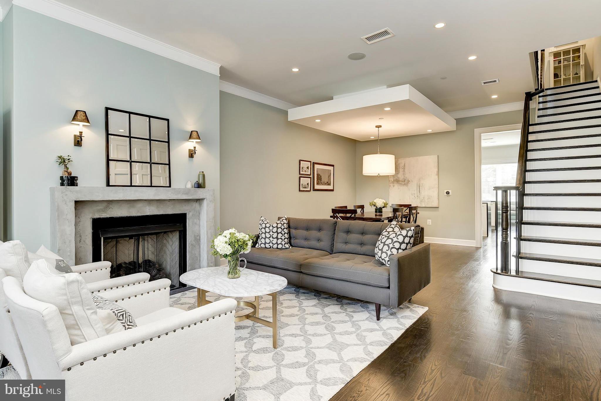 327 9th Street Northeast Washington, DC 20002 - Photo 4 of 30 Living Room