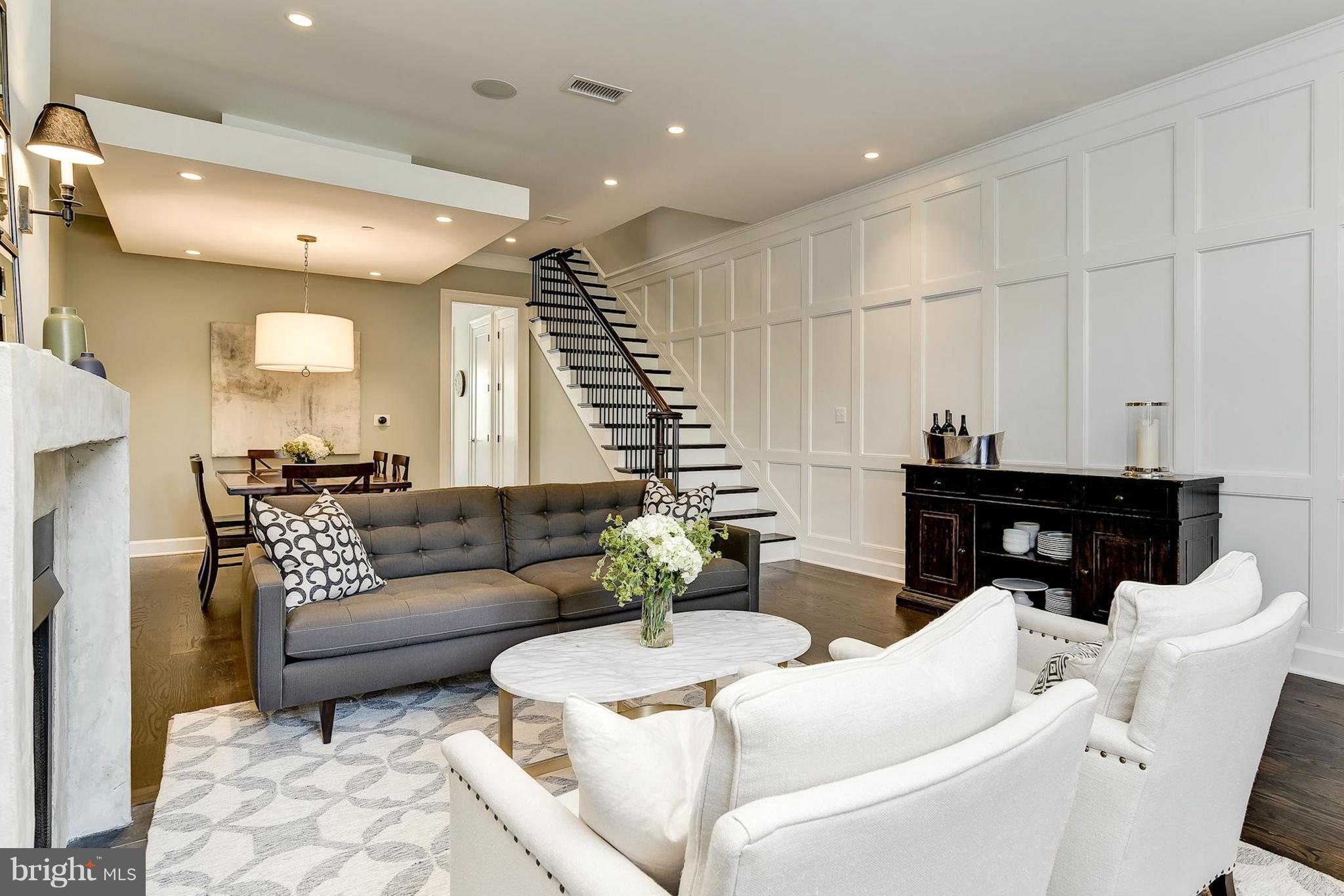 327 9th Street Northeast Washington, DC 20002 - Photo 5 of 30 Living Room