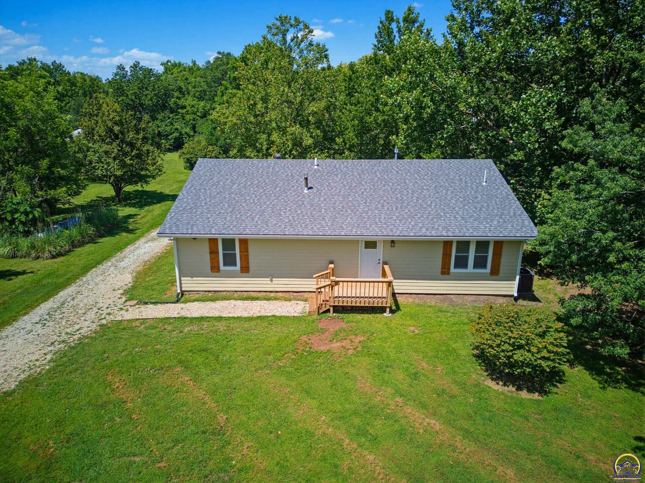 8011 Southeast Croco Road Berryton, KS 66409 - Photo 3 of 50
