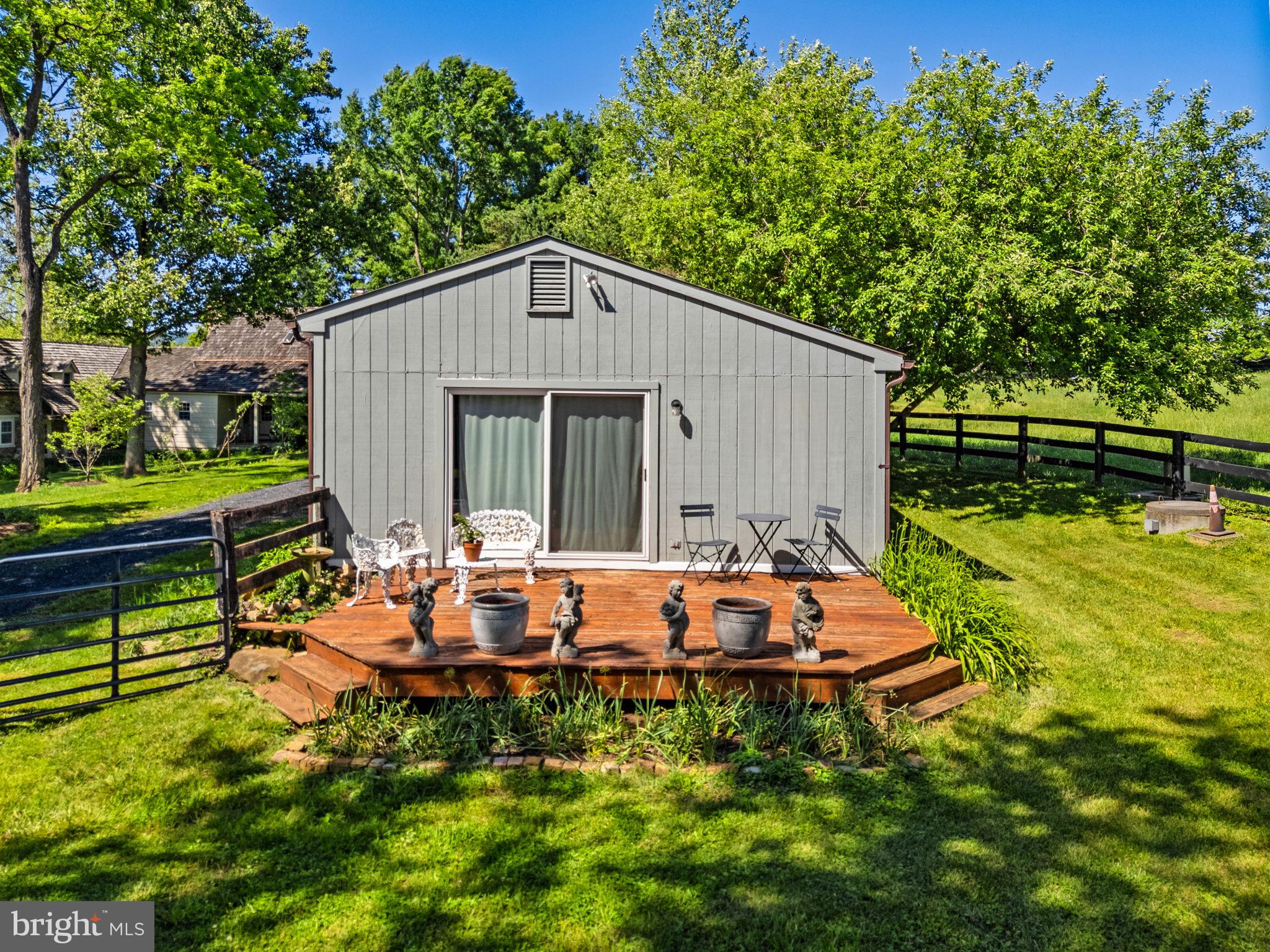 33195 Millville Road Upperville, VA 20184 - Photo 44 of 76 View of the private back deck with enclosed garden