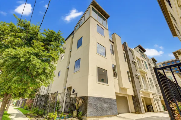 $3,725 | 113 Tuam Street, Houston, TX 77006