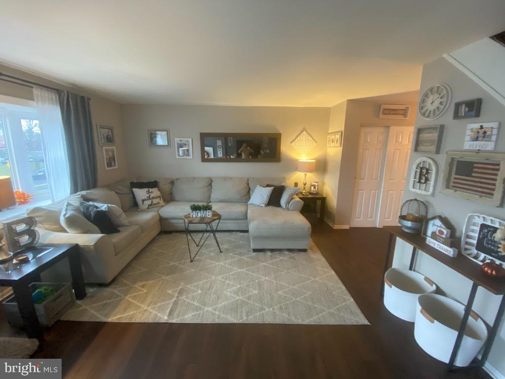 12636 Medford Road Philadelphia, PA 19154 - Photo 3 of 31