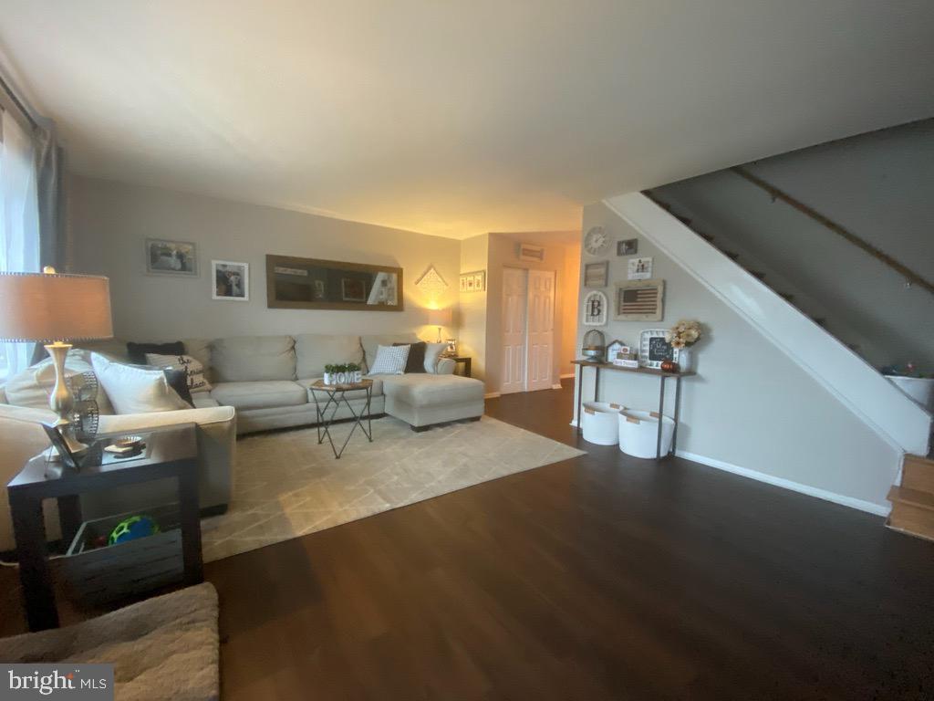 12636 Medford Road Philadelphia, PA 19154 - Photo 4 of 31