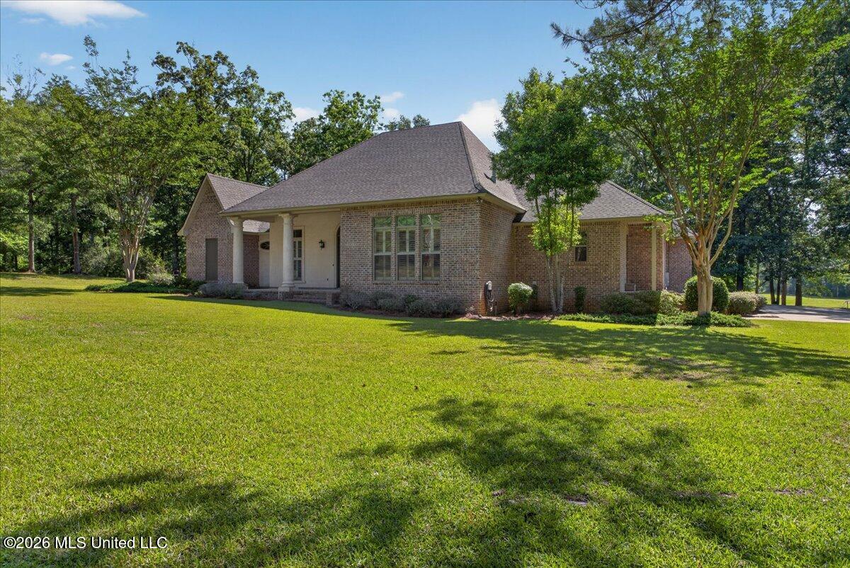 1043 Stonegate Drive McComb, MS 39648 - Photo 3 of 41 02-HJ0A6570