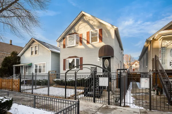 $1,075,000 | 2516 West Lyndale Street, Chicago, IL 60647