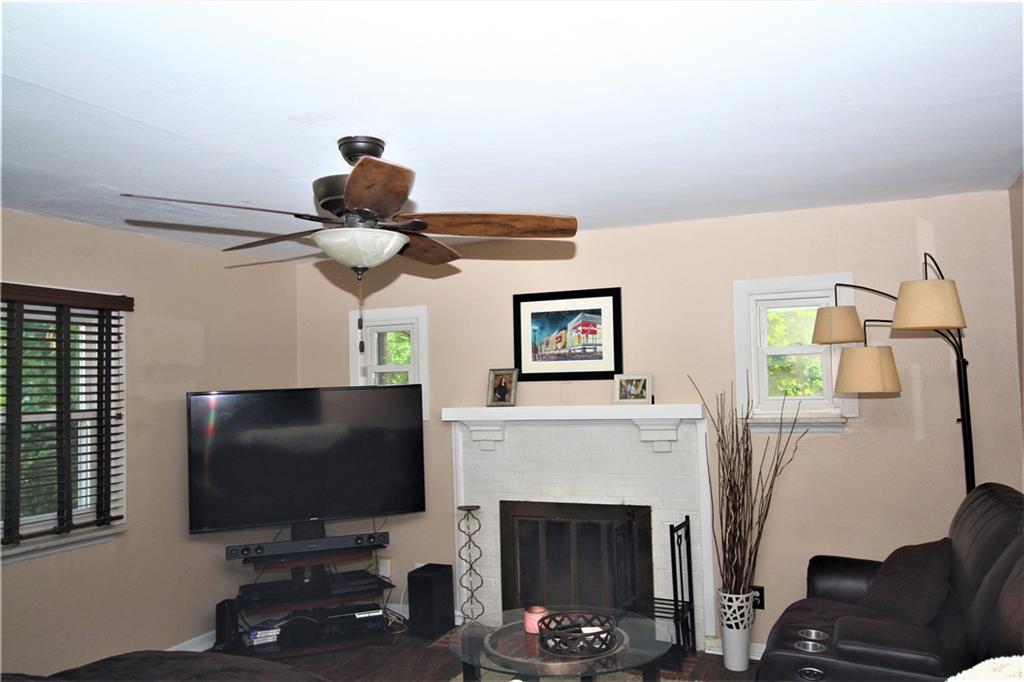 841 Hamil Road Verona, PA 15147 - Photo 3 of 23 Gallery Image 3