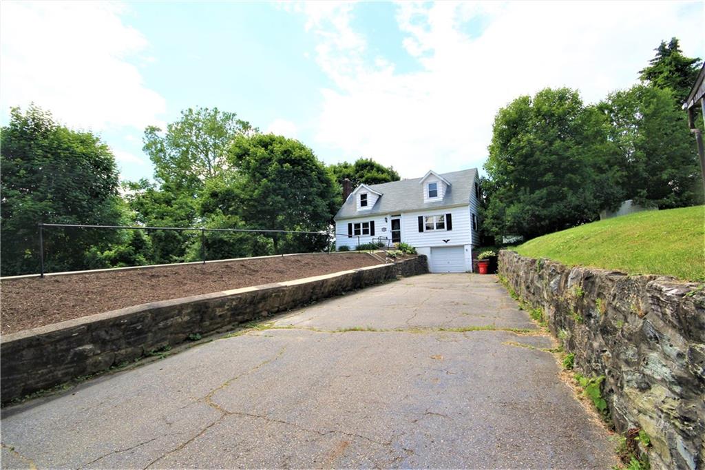 841 Hamil Road Verona, PA 15147 - Photo 23 of 23 Long Driveway can fit 4 or more vehicles!!