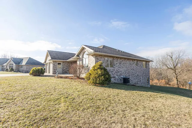 $439,900 | 3828 Courtney Court, Hazel Green, WI 53811