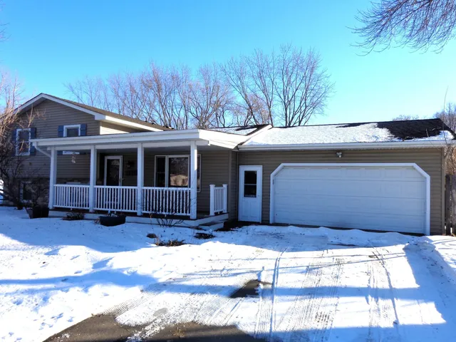 $450,000 | 11071 26th Street Northeast, St. Michael, MN 55376