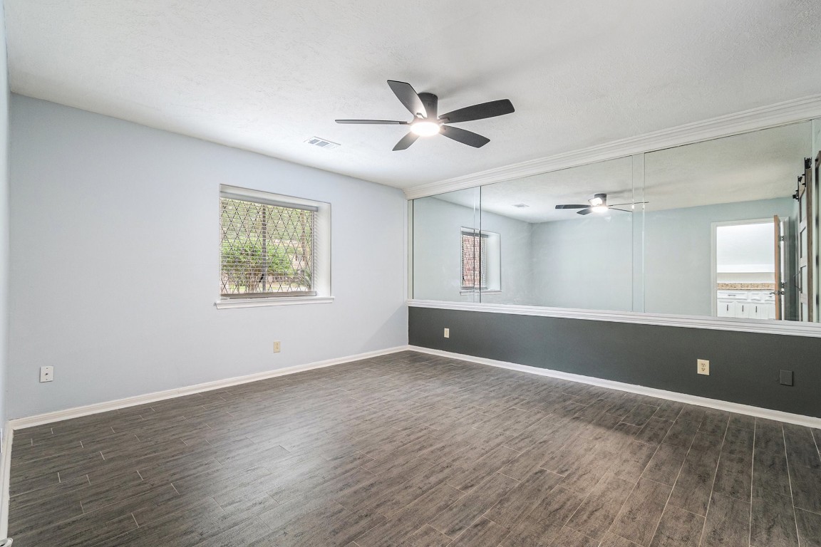6307 Bayonne Drive Spring, TX 77389 - Photo 15 of 47 1st Floor Primary Bedroom