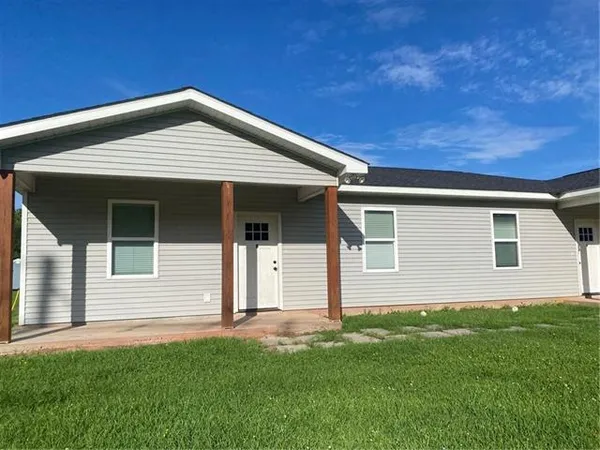 $1,300 | 608 East Beech Street, Unit B, Ponchatoula, LA 70454