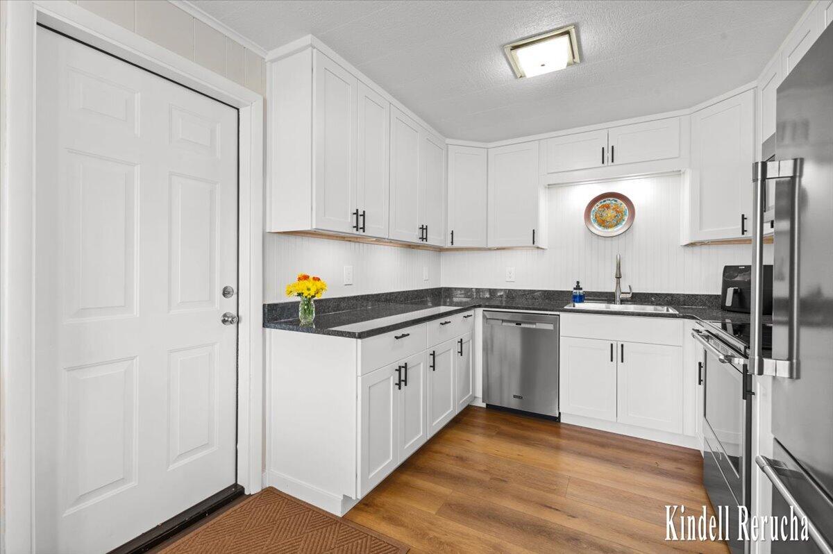2681 Lower Lake Road Hastings, MI 49058 - Photo 12 of 34