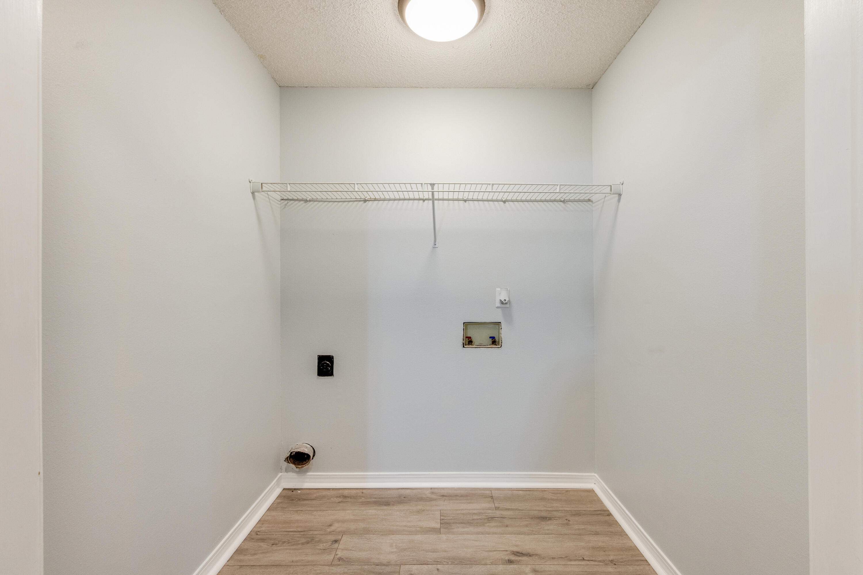 6090 Buckward Road Baker, FL 32531 - Photo 33 of 51 a view of a small space