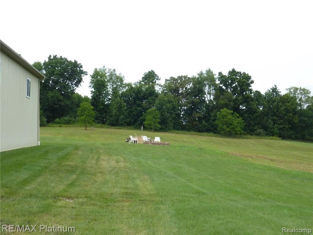 12225 Rohn Road Fenton, MI 48430 - Photo 23 of 27 P1100884.JPG