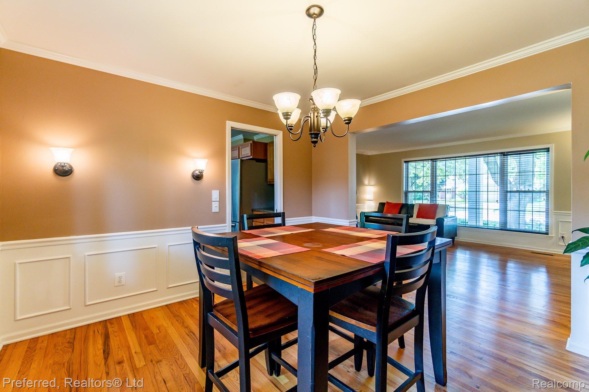 15582 Levan Road Livonia, MI 48154 - Photo 7 of 27 -07.jpg