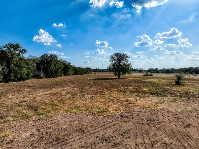 $180,000 | 211 Feder Way Point, West Point, TX 78963