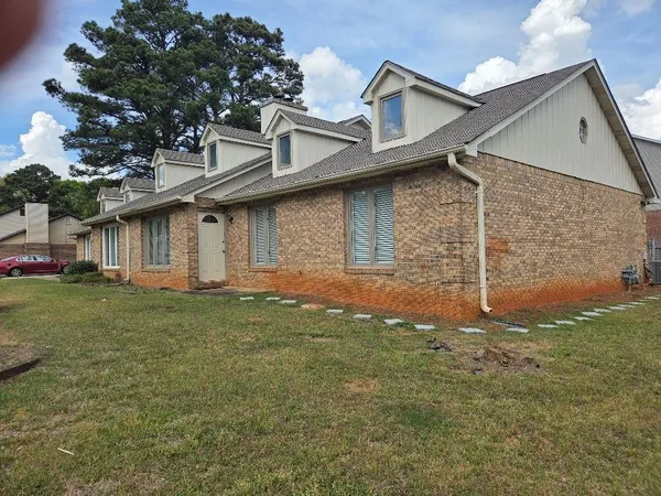 $1,800 | 2120 Fieldstone View Court Southeast, Conyers, GA 30013