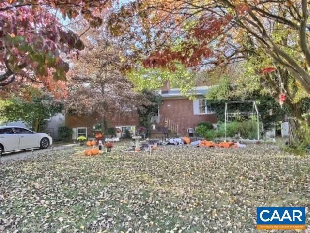 $1,000 | 925 St Clair Avenue, Unit B, Charlottesville, VA 22901