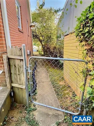 $1,000 | 925 St Clair Avenue, Unit B, Charlottesville, VA 22901