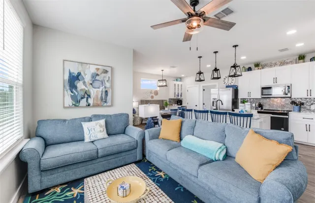 $944,900 | 603 East Avenue G, Unit 101, Port Aransas, TX 78373