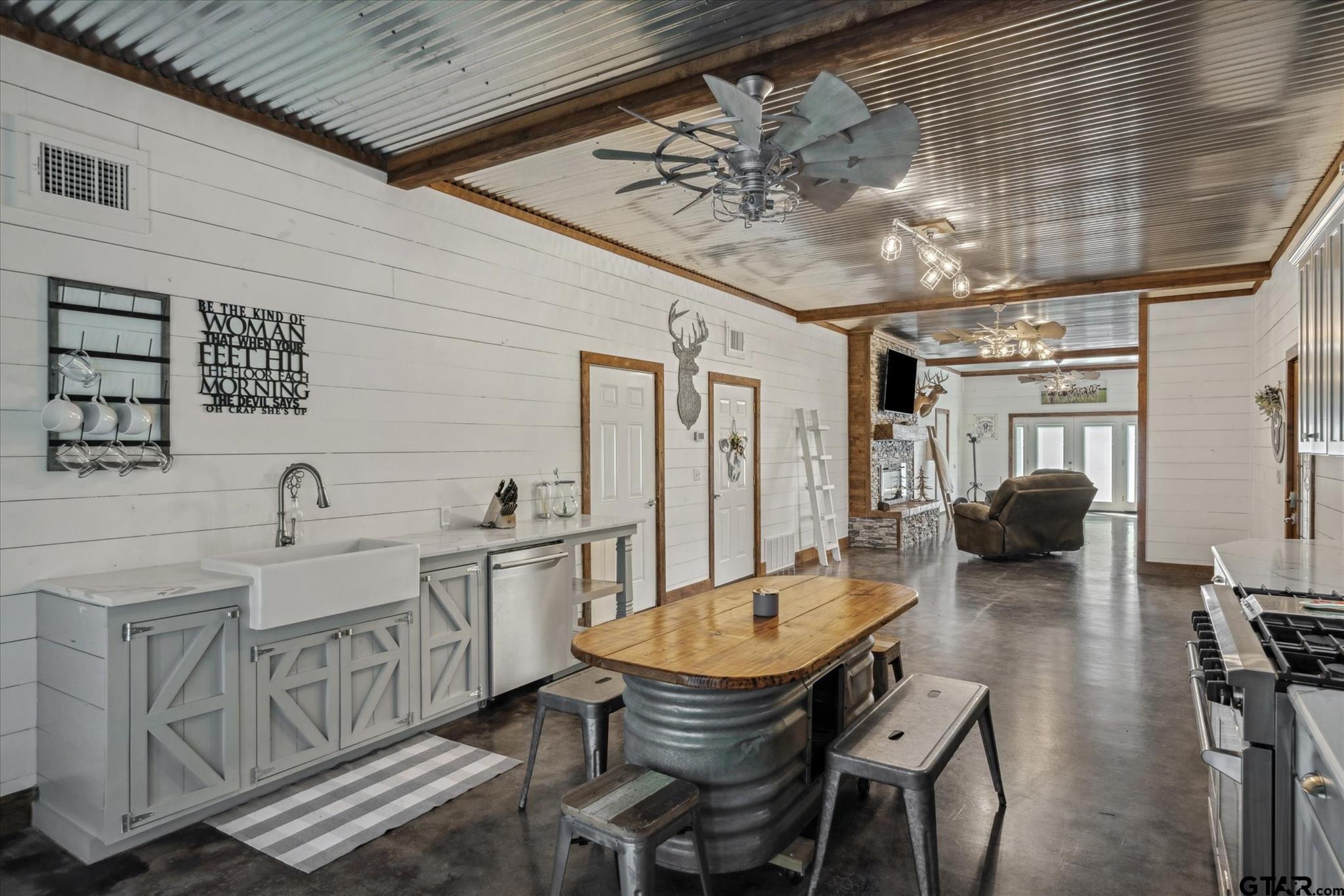 902 County Road 3710 Edgewood, TX 75117 - Photo 12 of 41