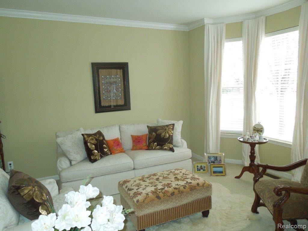 3525 Everett Drive Rochester Hills, MI 48307 - Photo 2 of 14