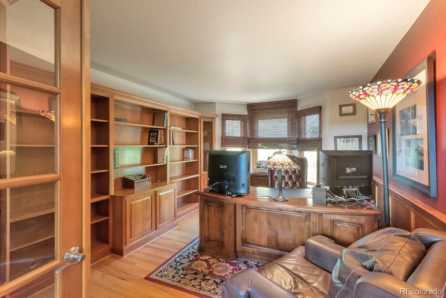 9234 Ritenour Court Lone Tree, CO 80124 - Photo 4 of 35