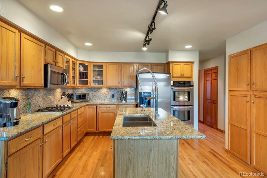 9234 Ritenour Court Lone Tree, CO 80124 - Photo 7 of 35