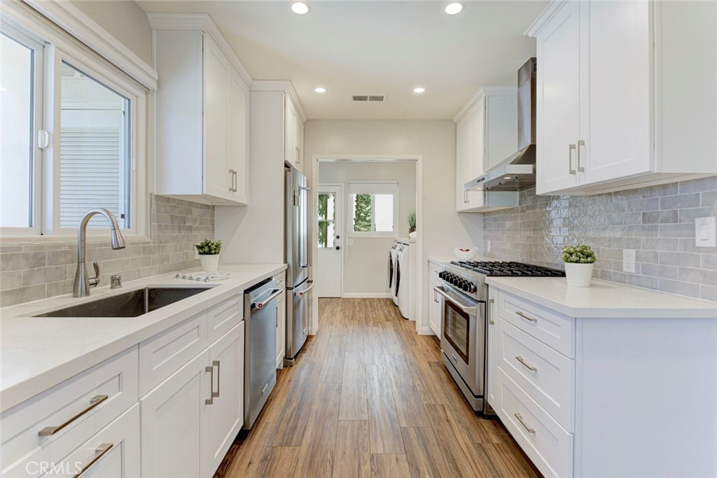 341 Cumberland Road Glendale, CA 91202 - Photo 7 of 29