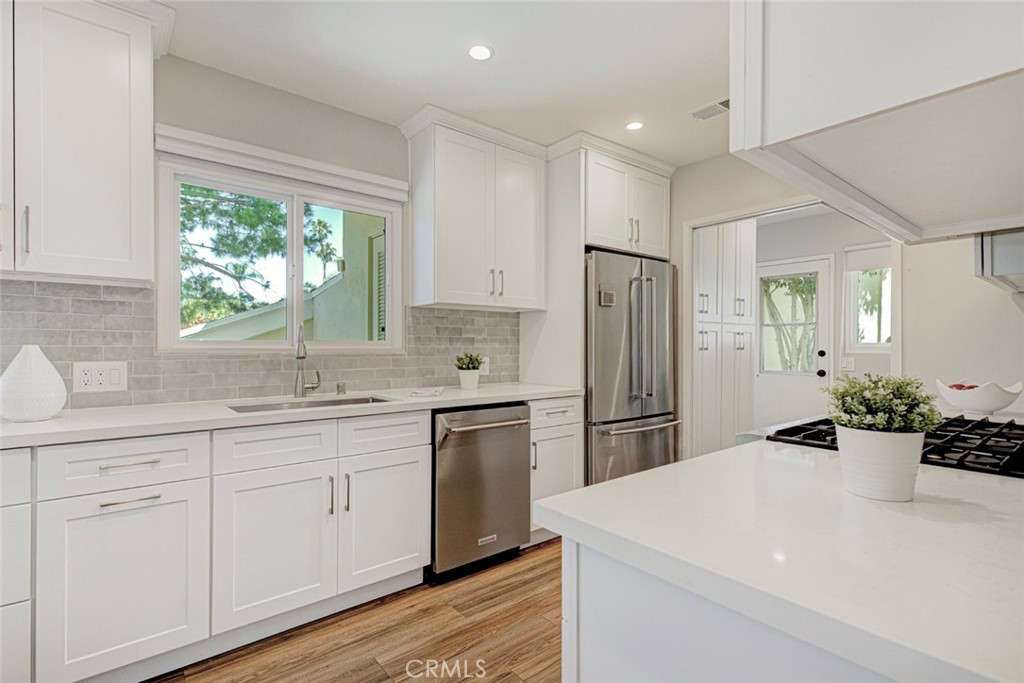 341 Cumberland Road Glendale, CA 91202 - Photo 8 of 29