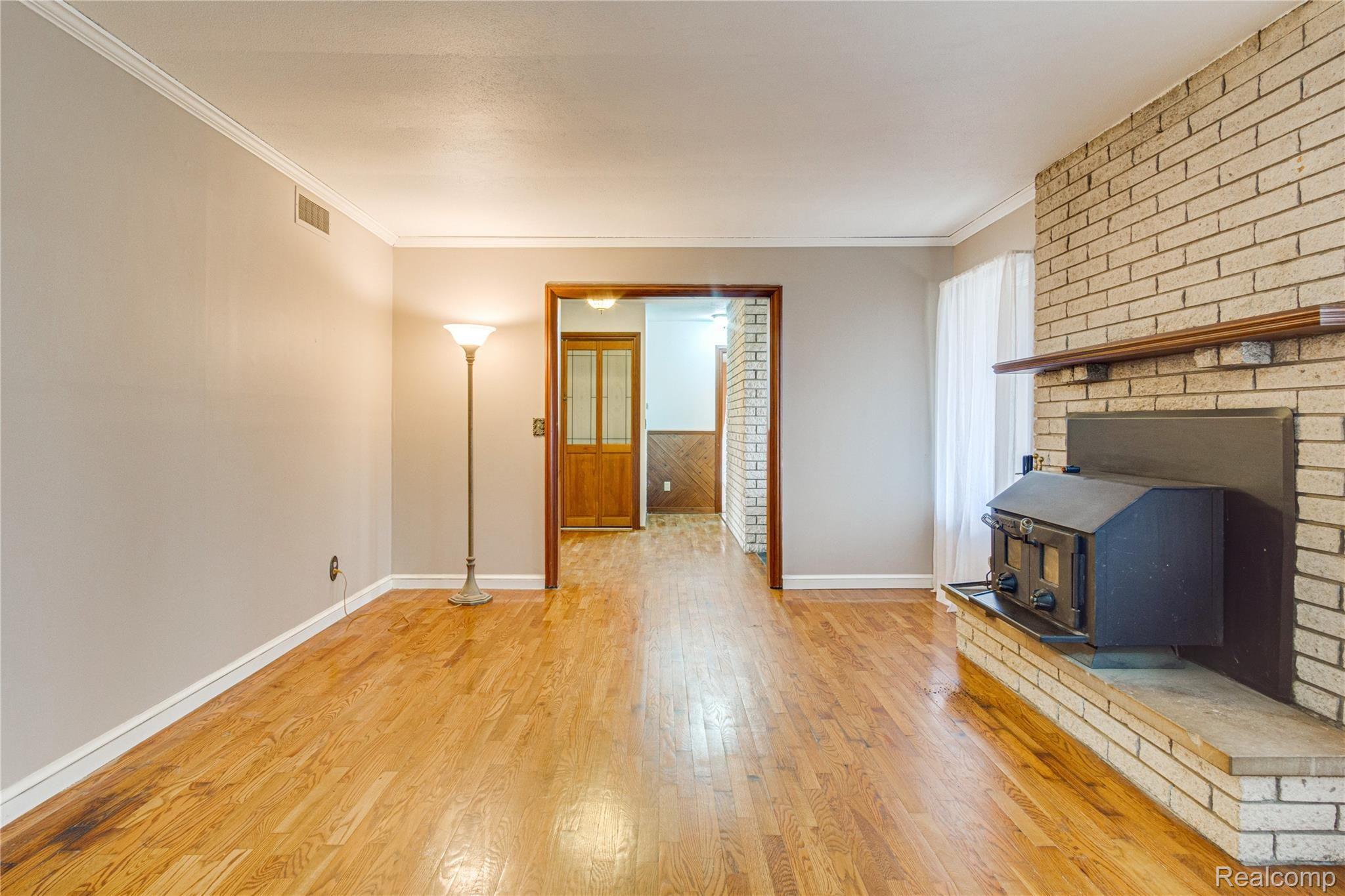 12030 Gage Road Holly, MI 48442 - Photo 5 of 52 Interiors (5 of 44).jpg