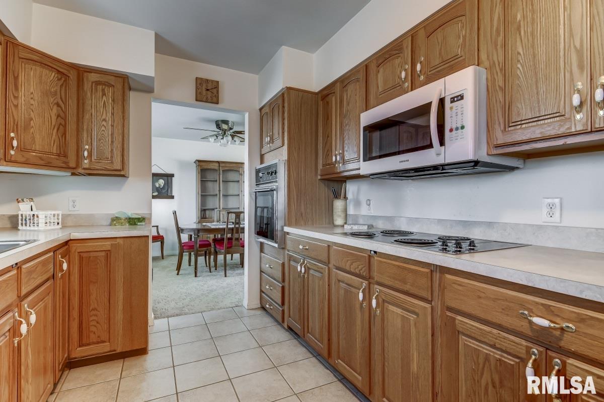 2802 West Jefferson Street Springfield, IL 62702 - Photo 40 of 50