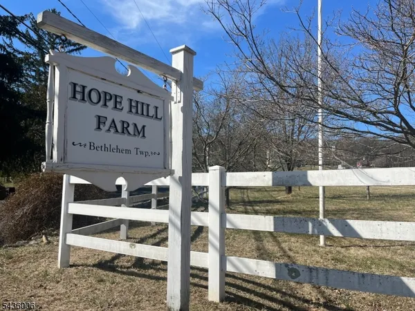 $1,800 | 2 Hope Hill Farm Lane, Asbury, NJ 08802