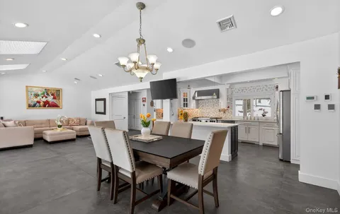 $10,000 | 11 Juneau Boulevard, Woodbury, NY 11797