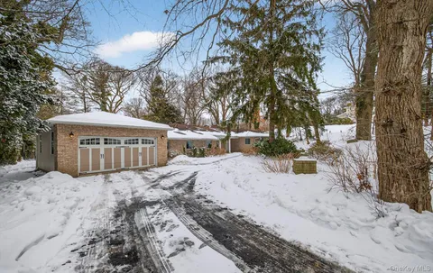 $10,000 | 11 Juneau Boulevard, Woodbury, NY 11797